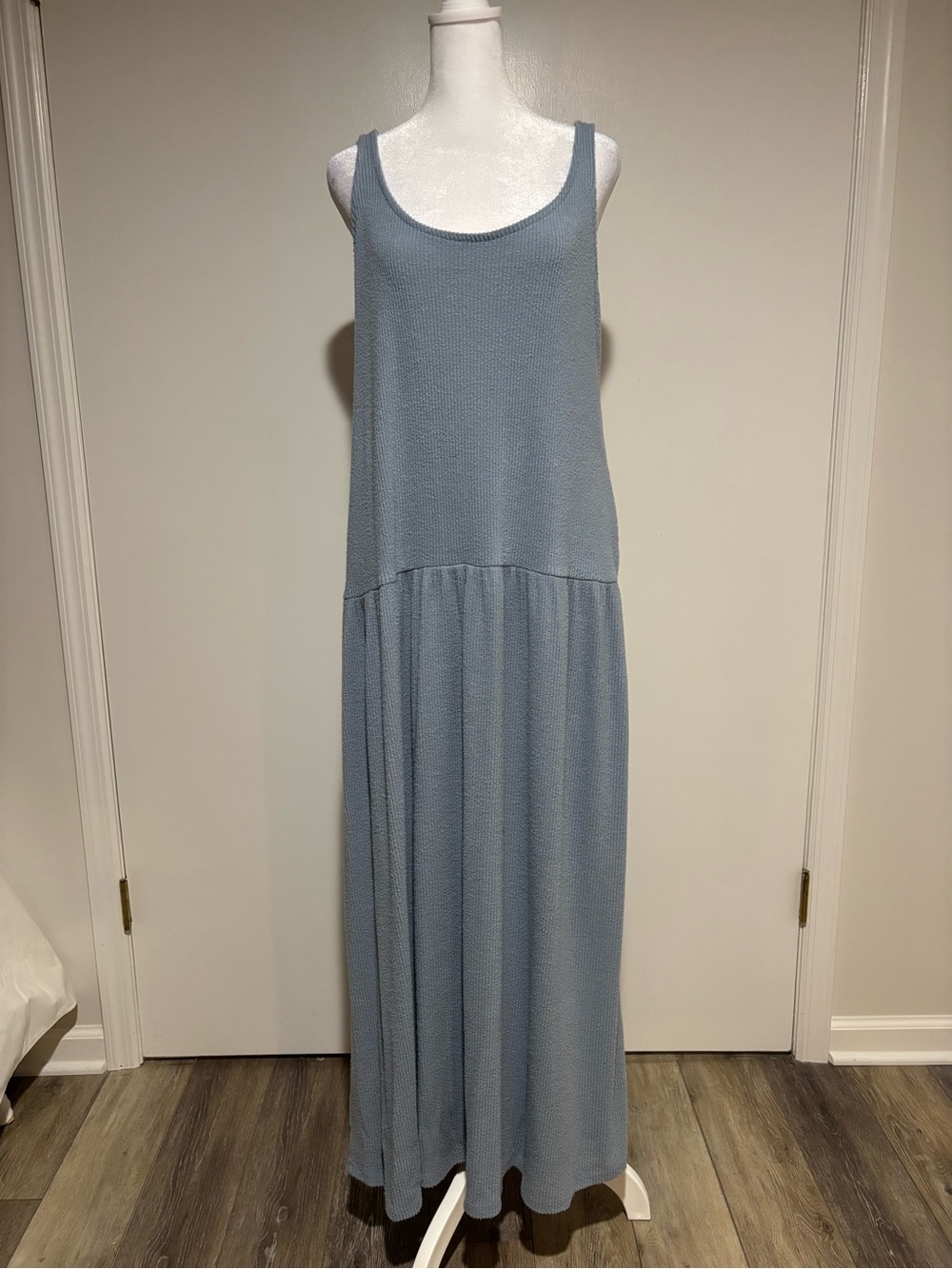 Universal Threads Sleeveless Light Blue Maxi Dress size L Relaxed fit
